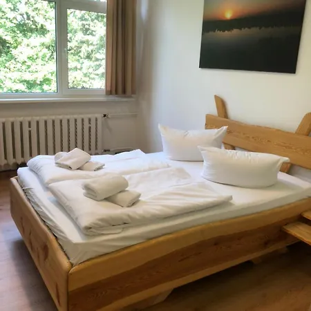 Waldhotel Am See Berlin-Schmoeckwitz